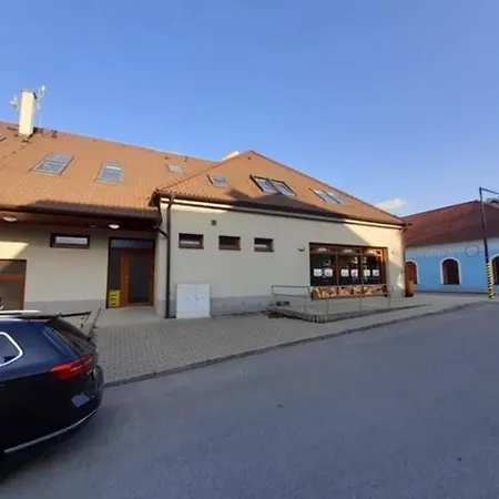 Apartman Kamenice Kamenice nad Lipou Exterior photo